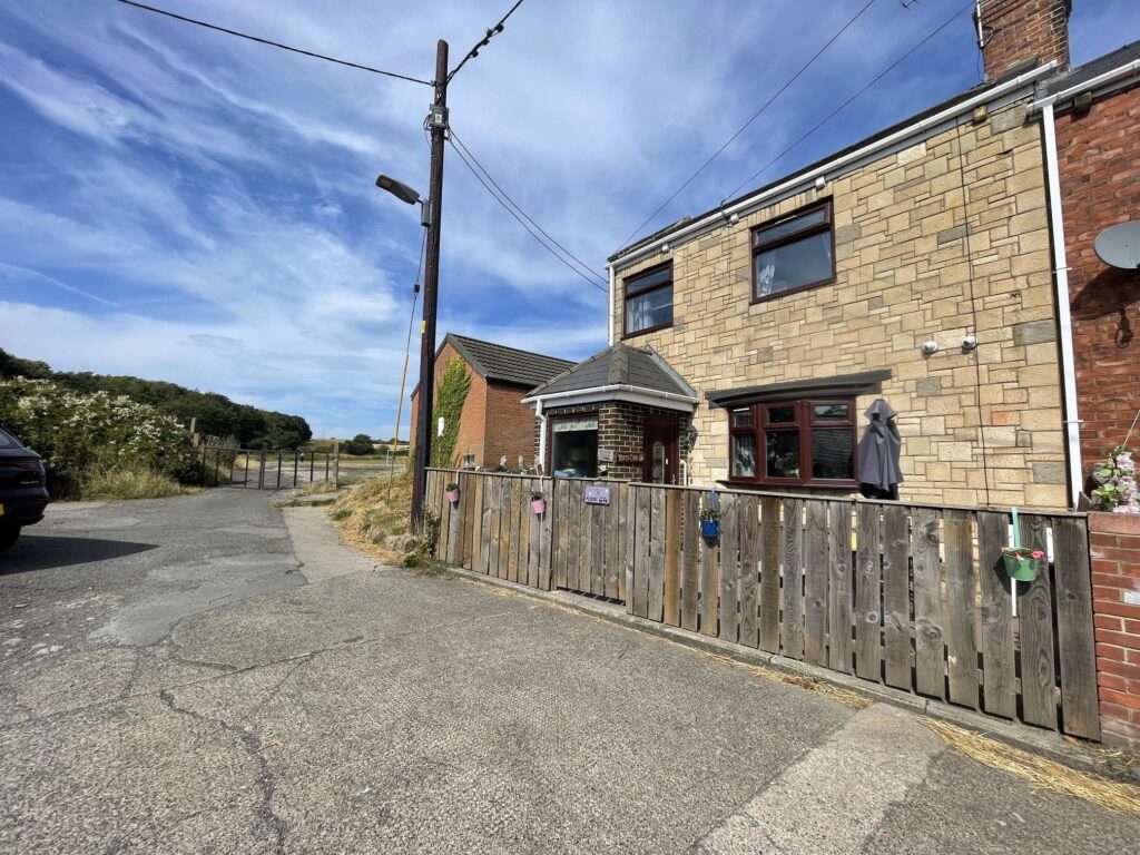 Hawthorn Terrace, Pelton Fell, DH2